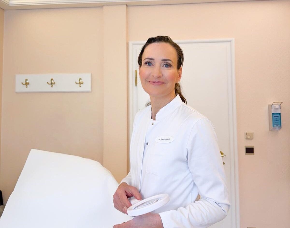 Dr. Sarah Ophoff: Fachärztin für Dermatologie in moderner Praxis in München bei der Beratung und Behandlung für ästhetische Dermatologie und Hautgesundheit