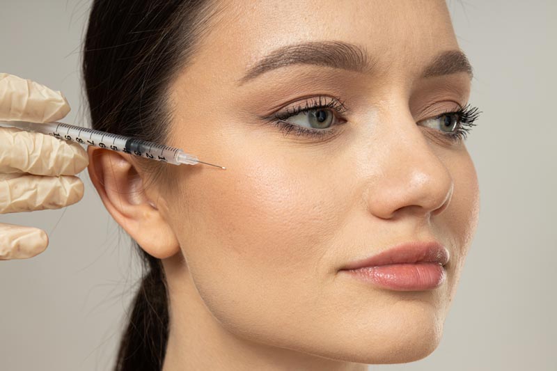 concept-beauty-botox-with-young-woman-4mod concept-beauty-botox-with-young-woman-4mod